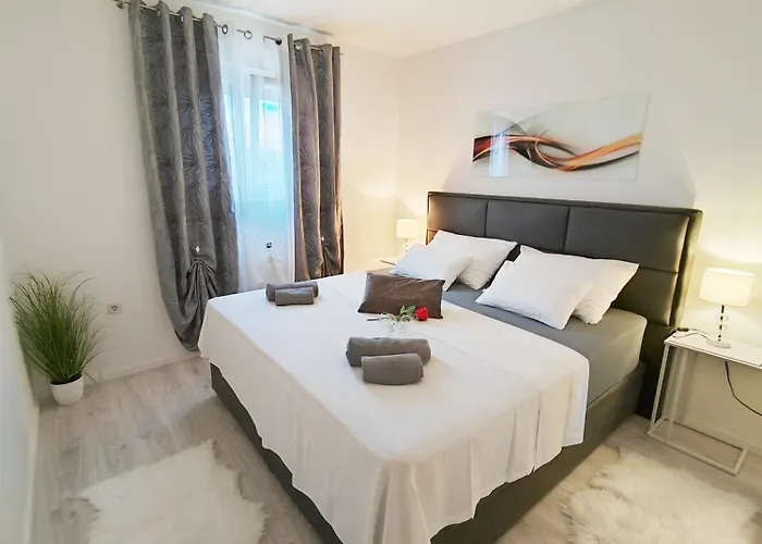 Apartment Toni With Private Parking