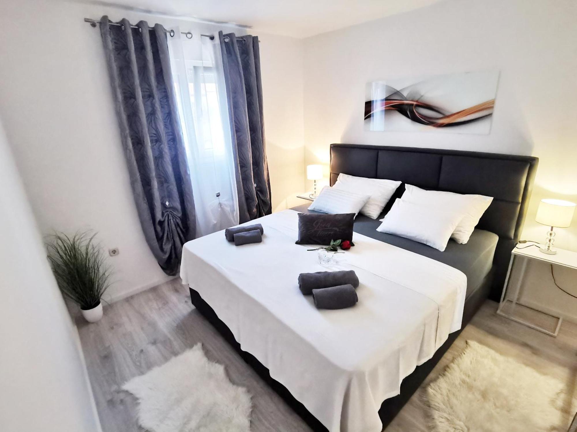 Apartament Toni With Private Parking *