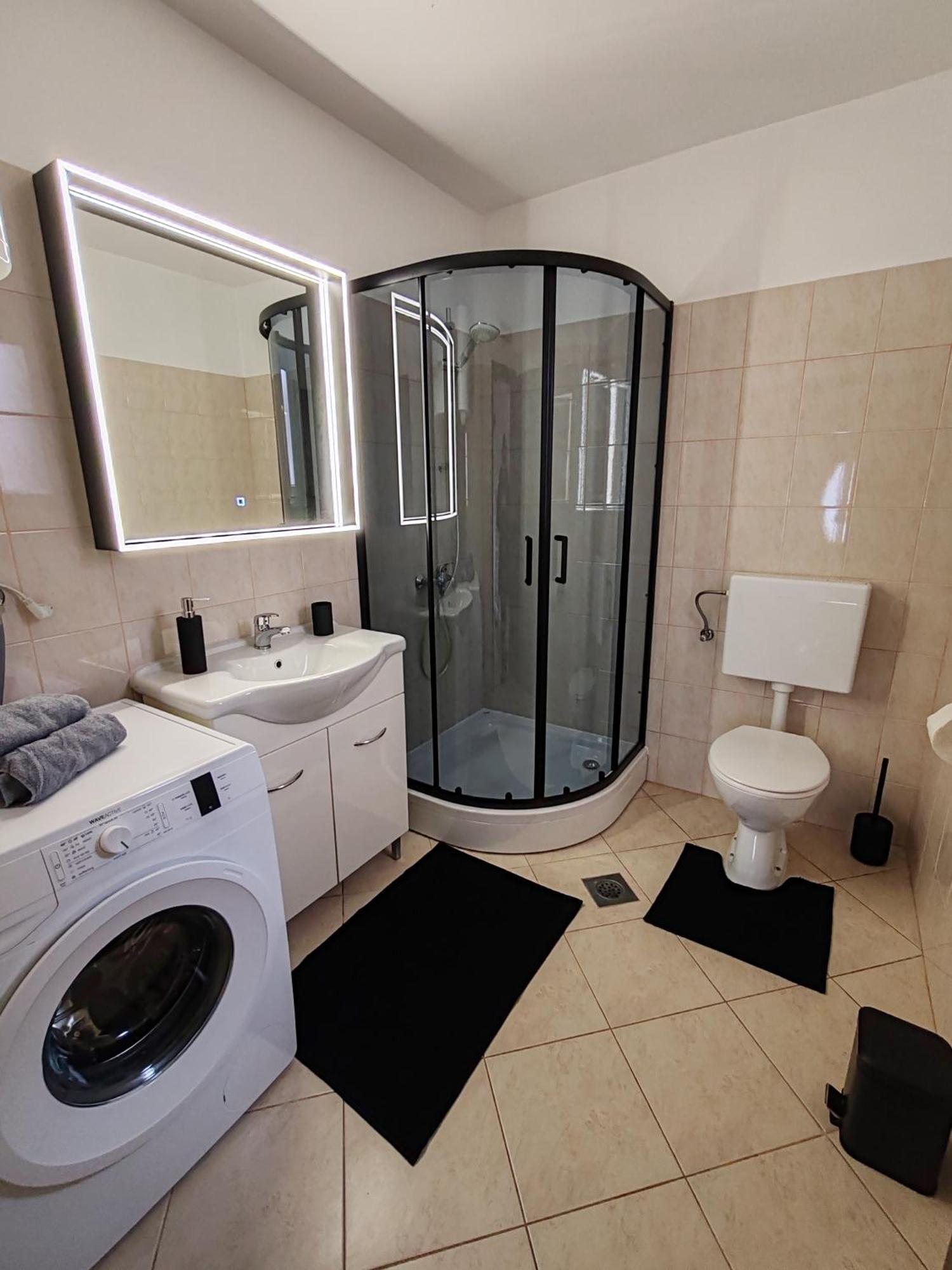 Apartament Toni With Private Parking